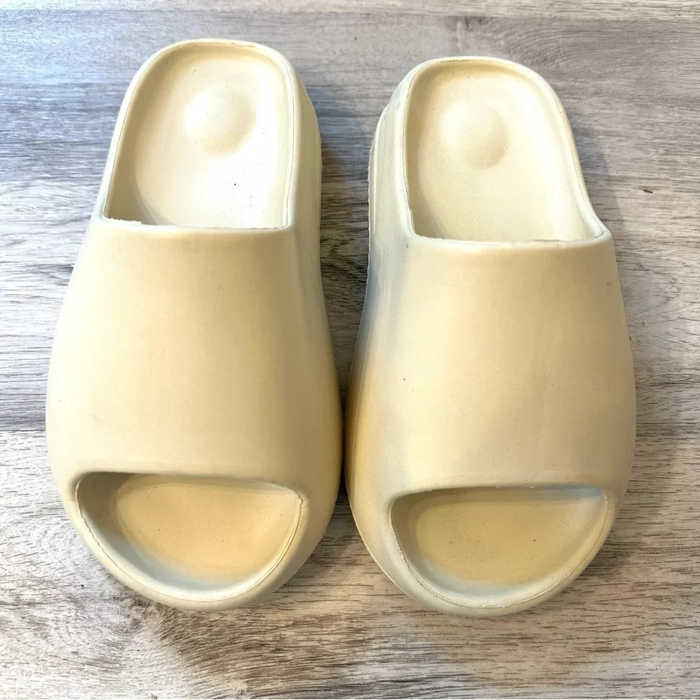 Girls Cream Platform Slides Size 3-4 Chunky Summer Sandals Cute